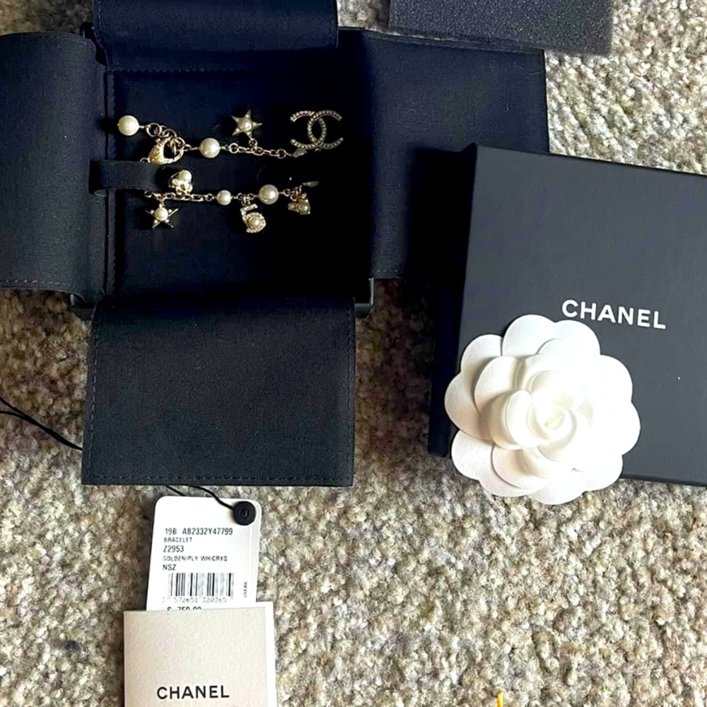 Chanel 19b charm bracelet